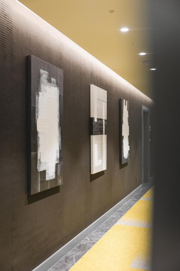 Signum Hotel 포드고리차 외부 사진