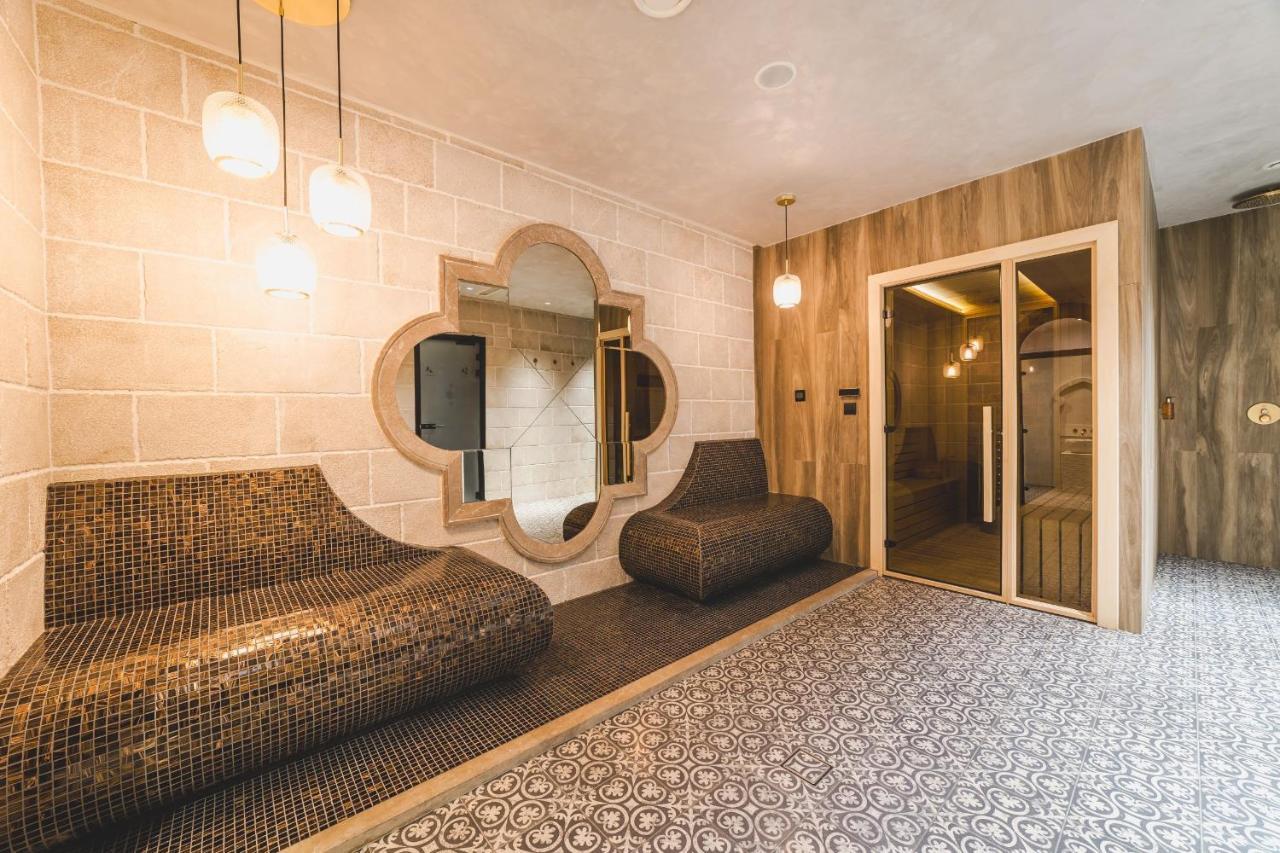 Signum Hotel 포드고리차 외부 사진